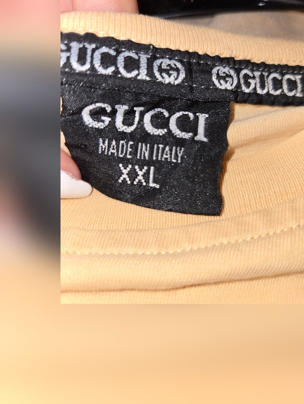 Gucci Cream Logo Tee with Black Woven Tag - Picture 2 of 4
